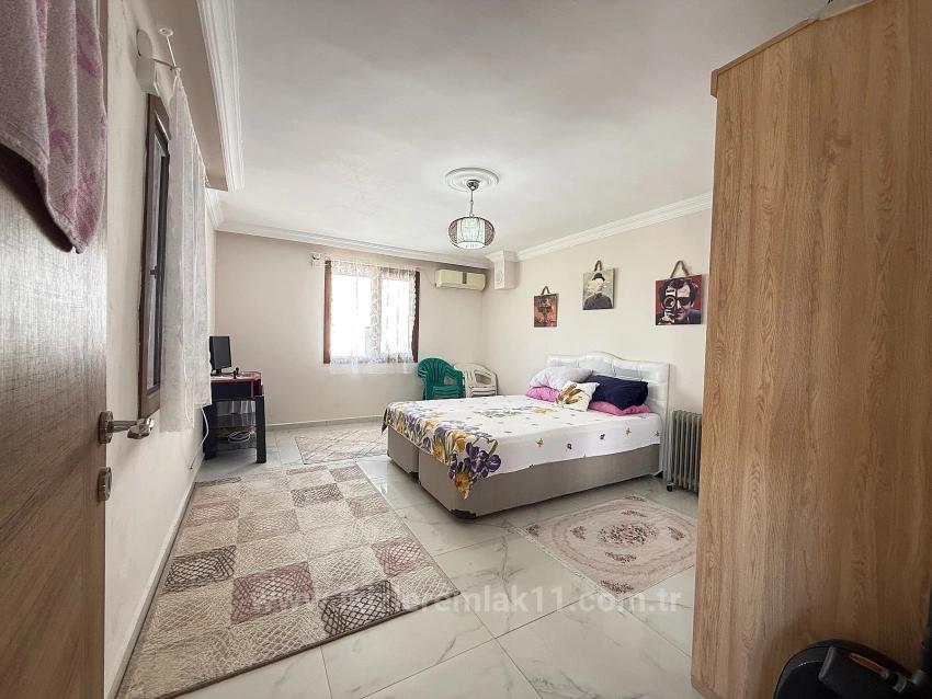 Seferihisar Doğanbey'de Satılık 2+1 Bahçeli Full Eşyalı Villa