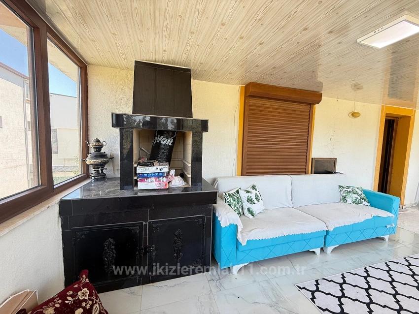 Seferihisar Doğanbey'de Satılık 2+1 Bahçeli Full Eşyalı Villa