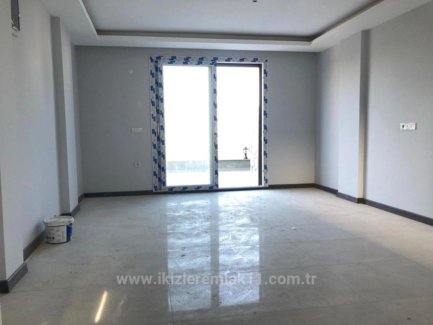 Seferihisar Doğanbeyde Satılık 2+1 Deniz Manzaralı Bahçeli Villa