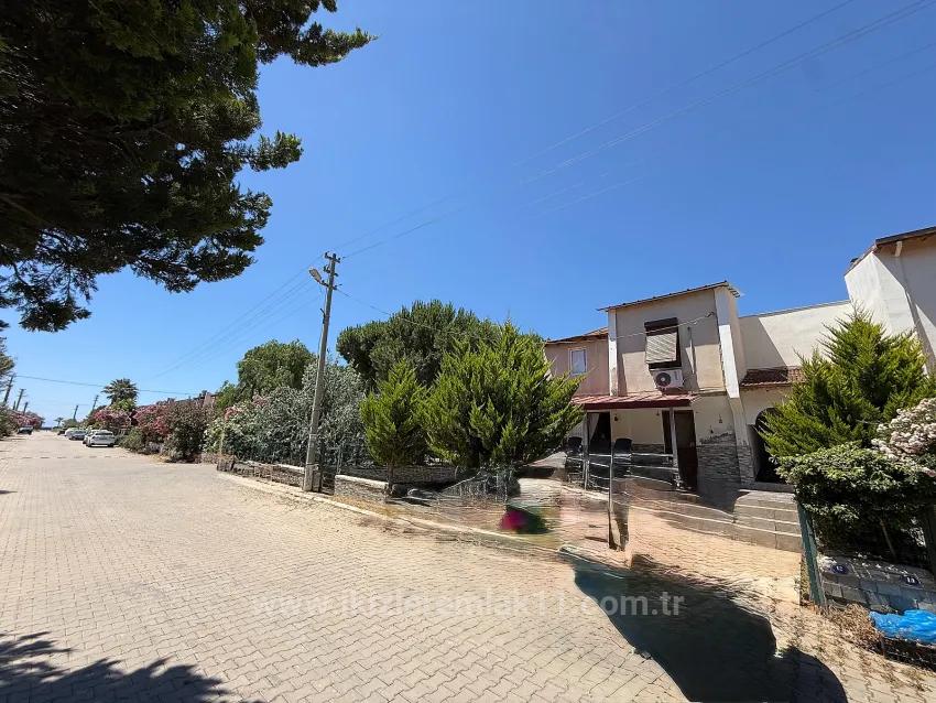 Seferihisar Doğanbey'de Satılık 3+1 Denize 50M Bahçeli Villa