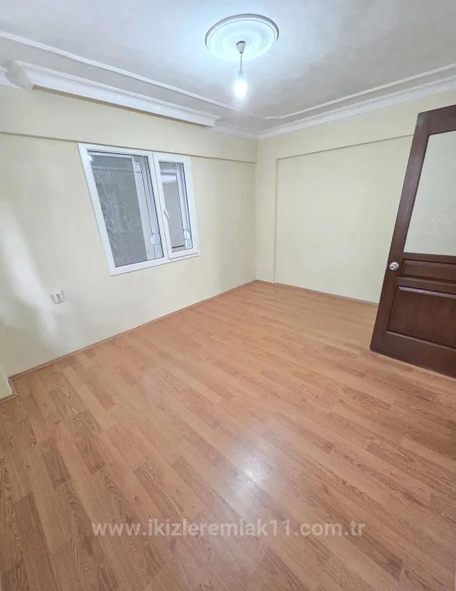 Satılık - Müstakil Bahçeli Daire - Gümüldür'de - Denize 200 Mt