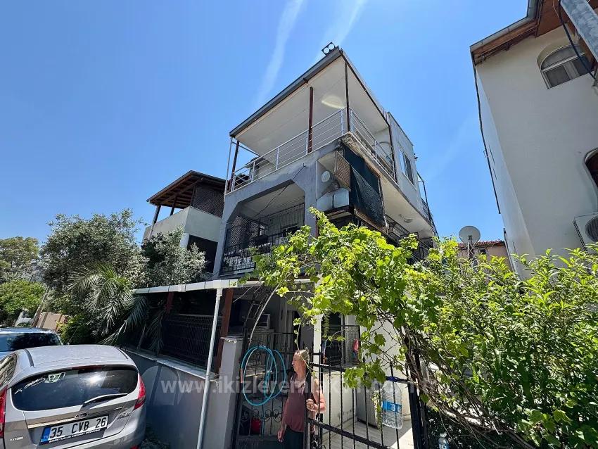 Doğanbey'de Satılık Ara Kat 2+1 Deniz Tarafında 70 Metre² Daire