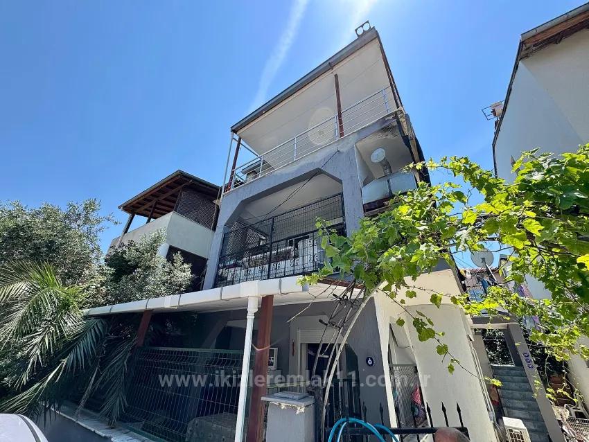 Doğanbey'de Satılık Ara Kat 2+1 Deniz Tarafında 70 Metre² Daire