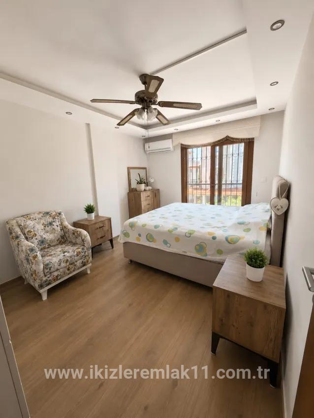 Menderes Gümüldür Gümüldür Fevzi Çakmak Mah. Satılık 4+1 Villa - 170 m²