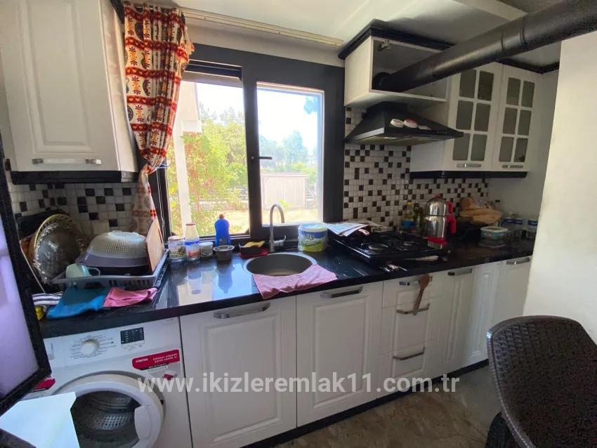 Seferihisar Bengiler'de Deniz Tarafında Geniş Bahçeli Masrafsız 1+1 Giriş Kat Daire