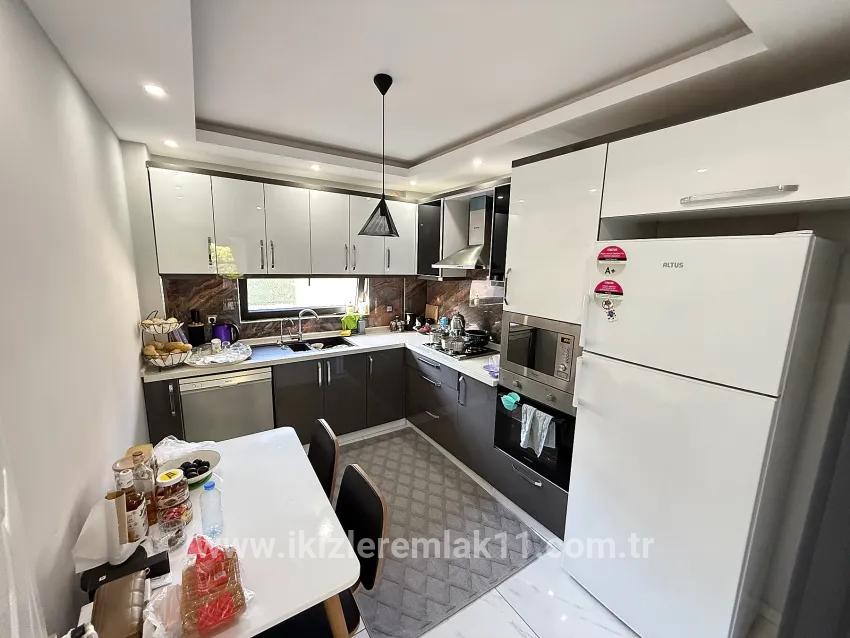 Seferihisar Doğanbey Cumhuriyet Mah. Satılık 3+1 Müstakil ev - 340 m²