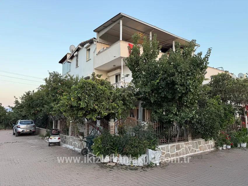 Seferihisar Ürkmez Bengiler Mah. Satılık 4+1 Müstakil Ev - 210 m²