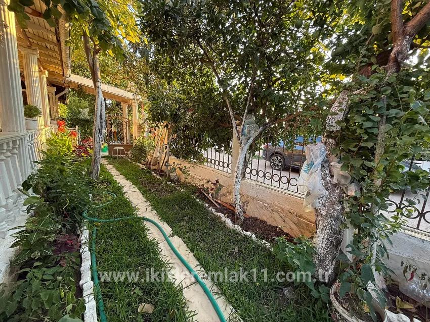 Seferihisar Ürkmez Bengiler Mah. Satılık 4+1 Müstakil Ev - 210 m²