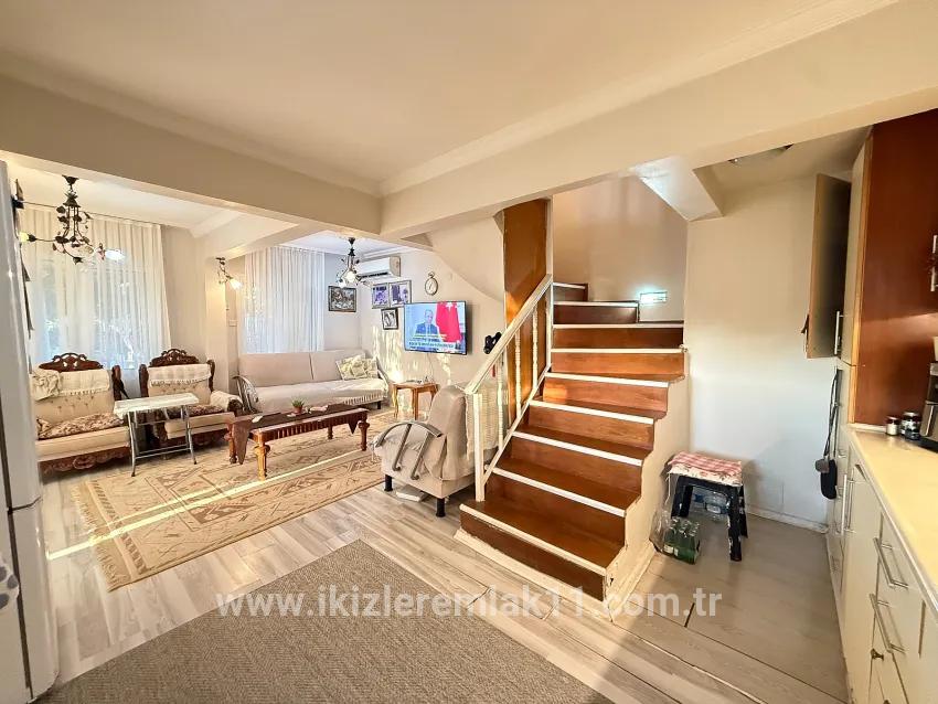 Seferihisar Ürkmez Bengiler Mah. Satılık 4+1 Müstakil Ev - 210 m²