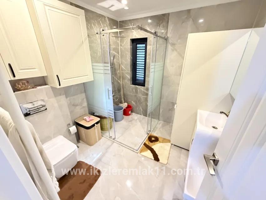 Seferihisar Doğanbey Cumhuriyet Mah. Satılık 3+1 Müstakil Ev - 180 m²