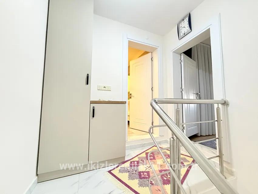 Seferihisar Doğanbey Cumhuriyet Mah. Satılık 3+1 Müstakil Ev - 180 m²