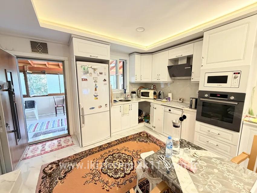 Seferihisar Doğanbey Cumhuriyet Mah. Satılık 3+1 Müstakil Ev - 180 m²