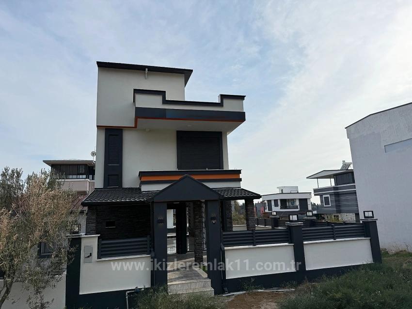 Seferihisar Doğanbey Merkezde Satılık 3+1 Müstakil Bahçeli Villa