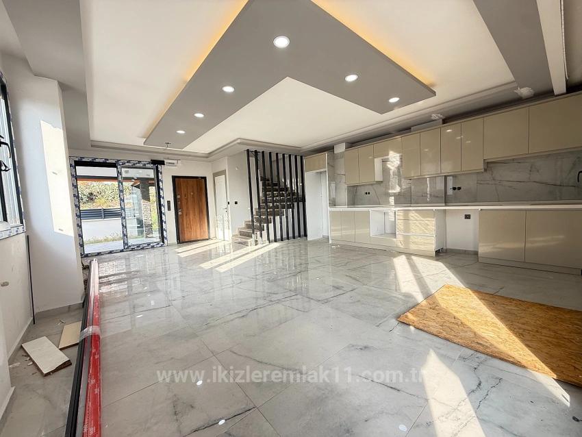 Seferihisar Doğanbey Merkezde Satılık 3+1 Müstakil Bahçeli Villa