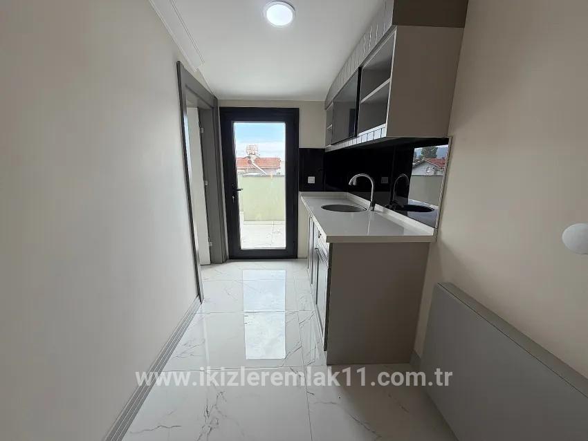 Menderes Gümüldür Gümüldür Cumhuriyet Mah. Satılık 3+1 Villa - 180 m²