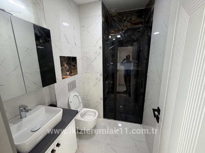 Menderes Gümüldür Gümüldür Cumhuriyet Mah. Satılık 3+1 Villa - 180 m²