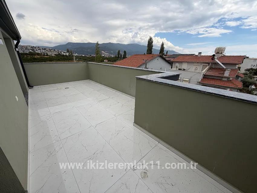 Menderes Gümüldür Gümüldür Cumhuriyet Mah. Satılık 3+1 Villa - 180 m²