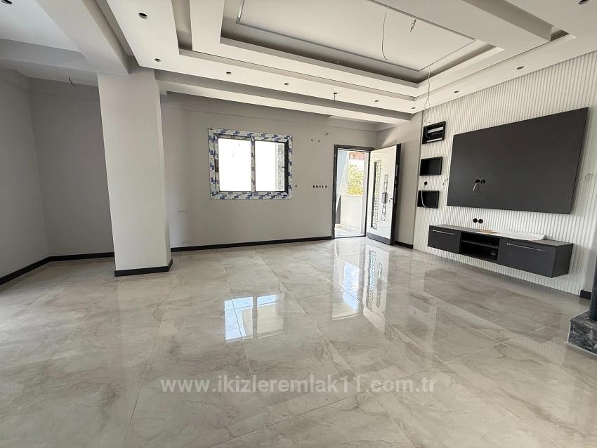 Seferihisar Doğanbey'de Satılık 3+1 Müstakil Sıfır Bahçeli Villa