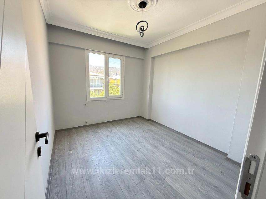 Seferihisar Ürkmez'de Denize 300 Metre Satılık Masrasfsiz 2+1 Daire