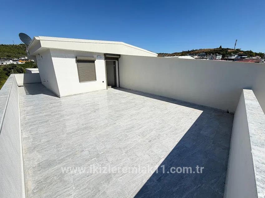 Seferihisar Ürkmez Mersin Alanı Mah. Satılık 3+1 Villa - 200 m²