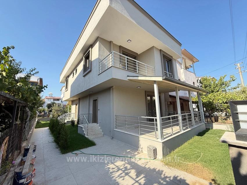 Seferihisar Doğanbey Cumhuriyet Mah. Satılık 3+1 Villa - 180 m²