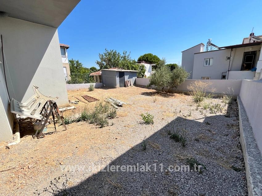 Seferihisar Doğanbey Atatürk Mah. Satılık 3+1 Villa - 390 m²