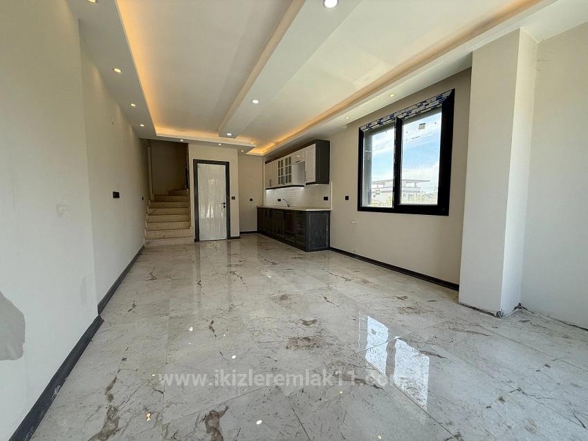 Seferihisar Doğanbey’de Satılık 2 + 1 Sıfır Geniş Bahçeli Deniz Manzaralı Dubleks Yazlık