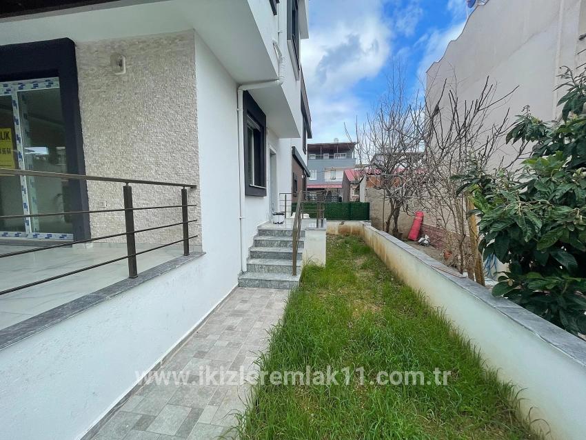 Seferihisar Doğanbey Cumhuriyet Mah. Satılık 3+1 Villa - 175 m²