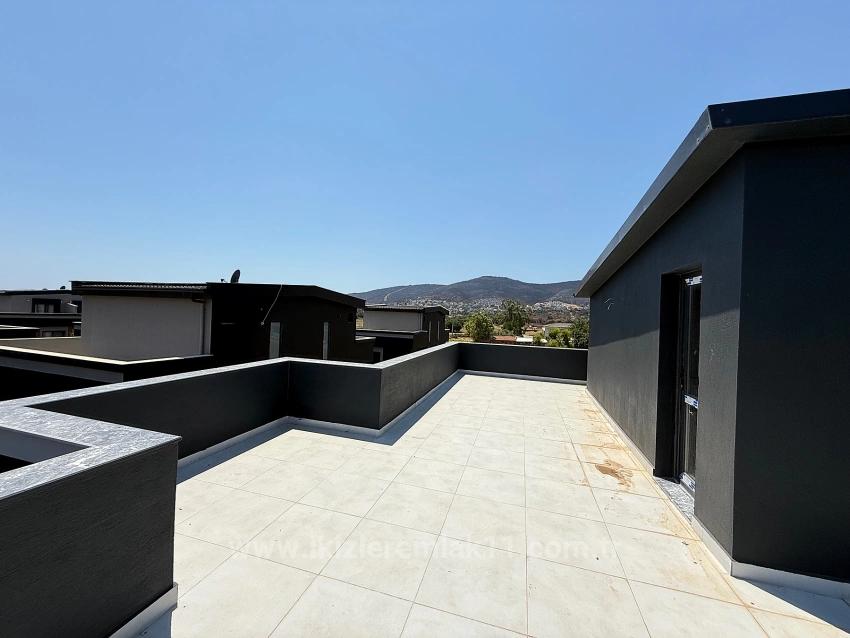 Seferihisar Doğanbey’de Satılık Müstakil Bahçeli 2 + 1 Villa