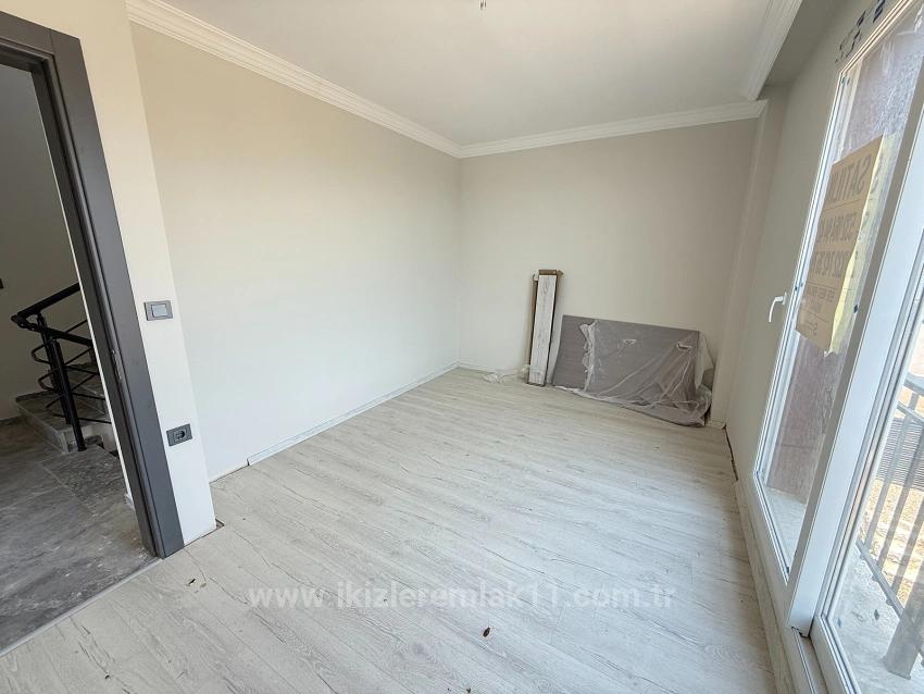 Seferihisar Doğanbey'de Satılık Deniz Manzarali Müstakil Bahçeli 3+1 Villa