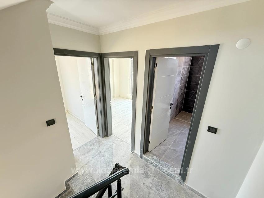 Seferihisar Doğanbey'de Satılık Deniz Manzarali Müstakil Bahçeli 3+1 Villa