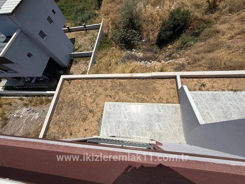 Seferihisar Doğanbey Atatürk Mah. Satılık 3+1 Villa - 170 m²