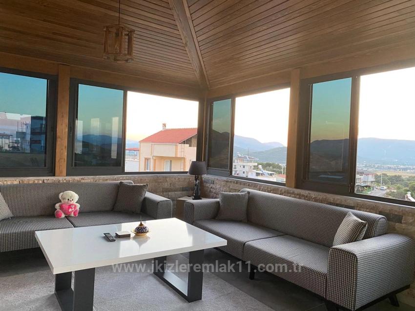 Seferihisar Doğanbey Atatürk Mah. Satılık 3+1 Villa - 180 m²