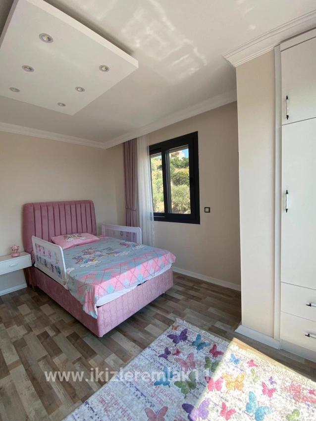 Seferihisar Doğanbey Atatürk Mah. Satılık 3+1 Villa - 180 m²