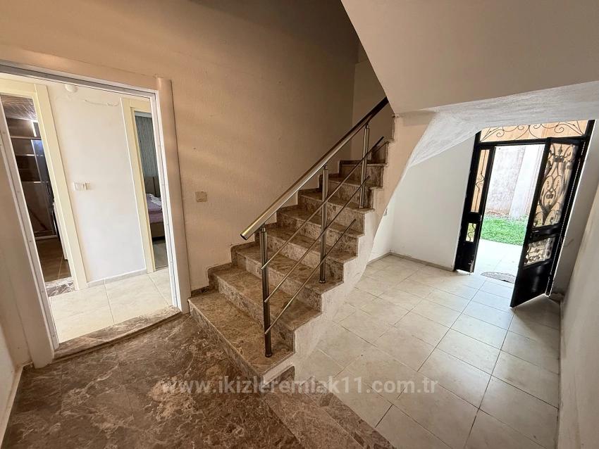 Gümüldür Merkezde Satılık 3 + 1 Deniz Ve Doğa Manzarali Yeni Daire