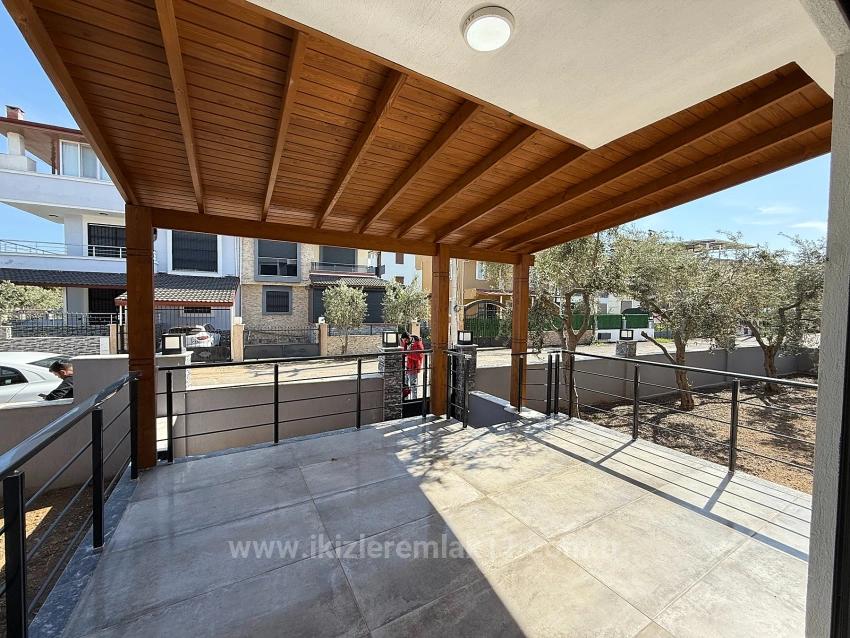 Seferihisar Doğanbey Merkezde Satılık 2 + 1 Sıfır Dubleks Yazlık