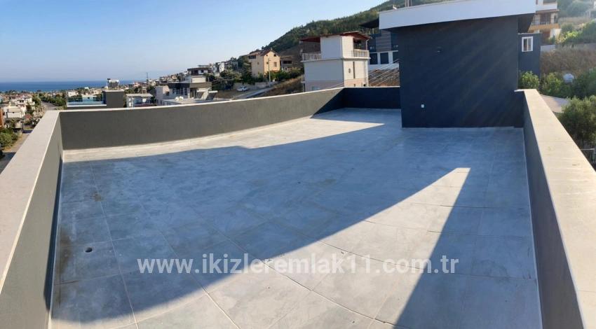 Seferihisar Doğanbey Atatürk Mah. Satılık 3+1 Villa - 200 m²