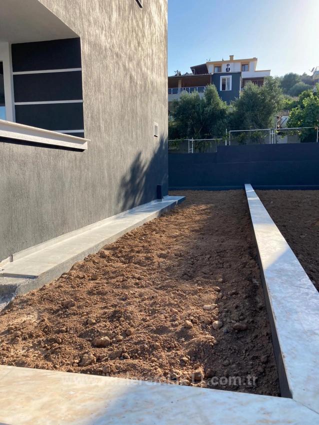 Seferihisar Doğanbey'de Satılık Tamamen Müstakıl Lüks 3+1 Villa