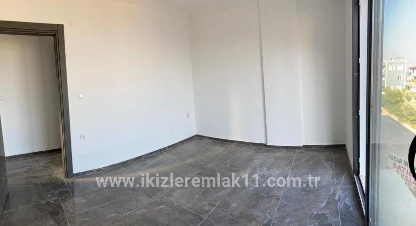 Seferihisar Doğanbey Atatürk Mah. Satılık 3+1 Villa - 200 m²