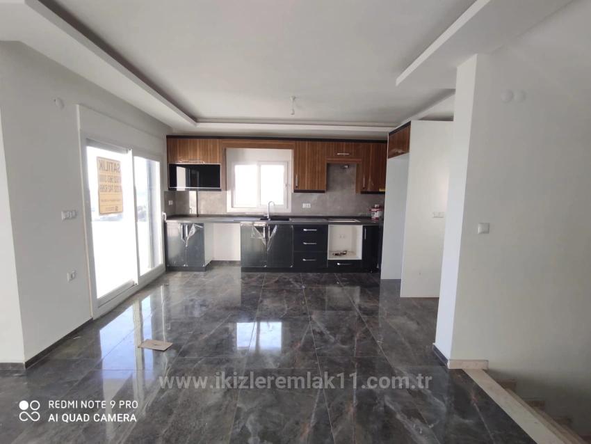 Doğanbey'de Full Deniz Manzaralı Doğa İçin'de Satılık 4+2 Müstakil Yazlık