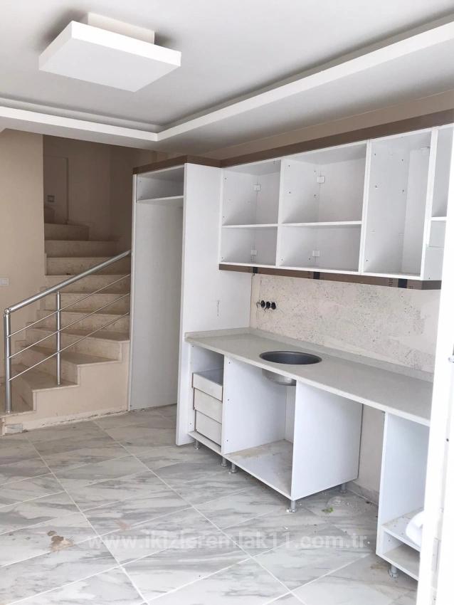 Seferihisar Doğanbey Cumhuriyet Mah. Satılık 3+1 Müstakil Ev - 180 m²