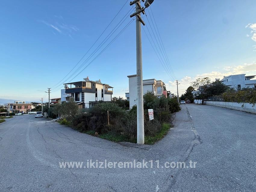 Seferihisar Doğanbey Atatürk Mah. Satılık Arsa - Konut İmar Durumlu - 285 m²