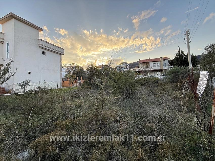 Seferihisar Doğanbey Atatürk Mah. Satılık Arsa - Konut İmar Durumlu - 285 m²