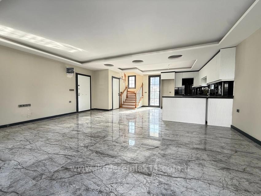 Seferihisar Doğanbeyde Satılık Müstakil Havuzlu Sıfır Lüks Villa