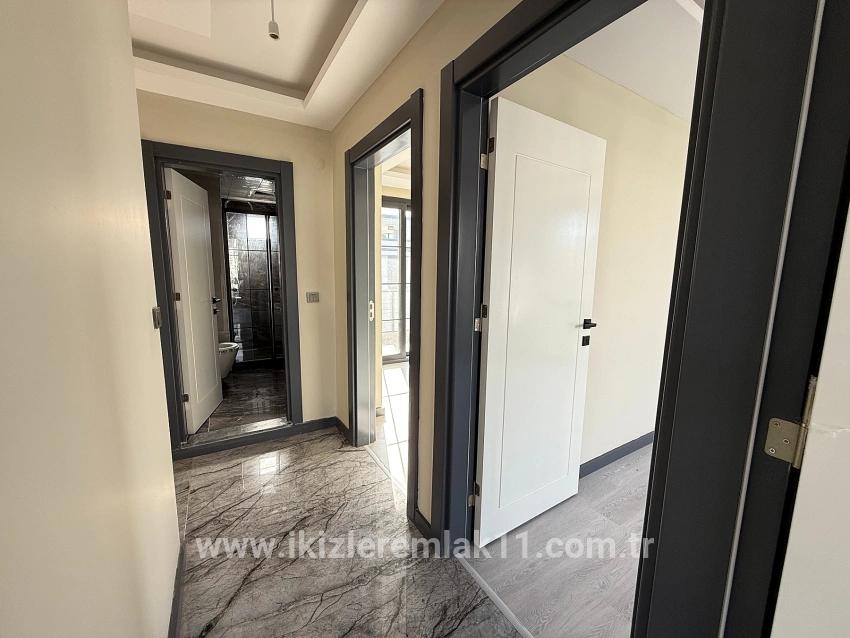 Seferihisar Doğanbey Cumhuriyet Mah. Satılık 3+1 Villa - 290 m²