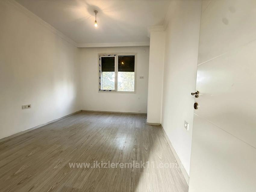 Seferihisar Doğanbey’de Satılık 3 + 1 Sıfır Geniş Bahçeli Villa Yazlık