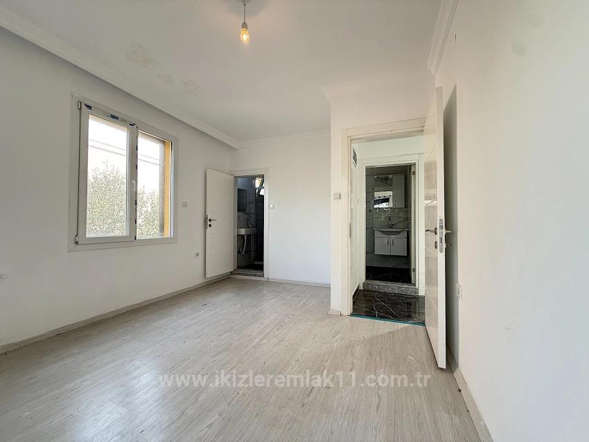 Seferihisar Doğanbey’de Satılık 3 + 1 Sıfır Geniş Bahçeli Villa Yazlık