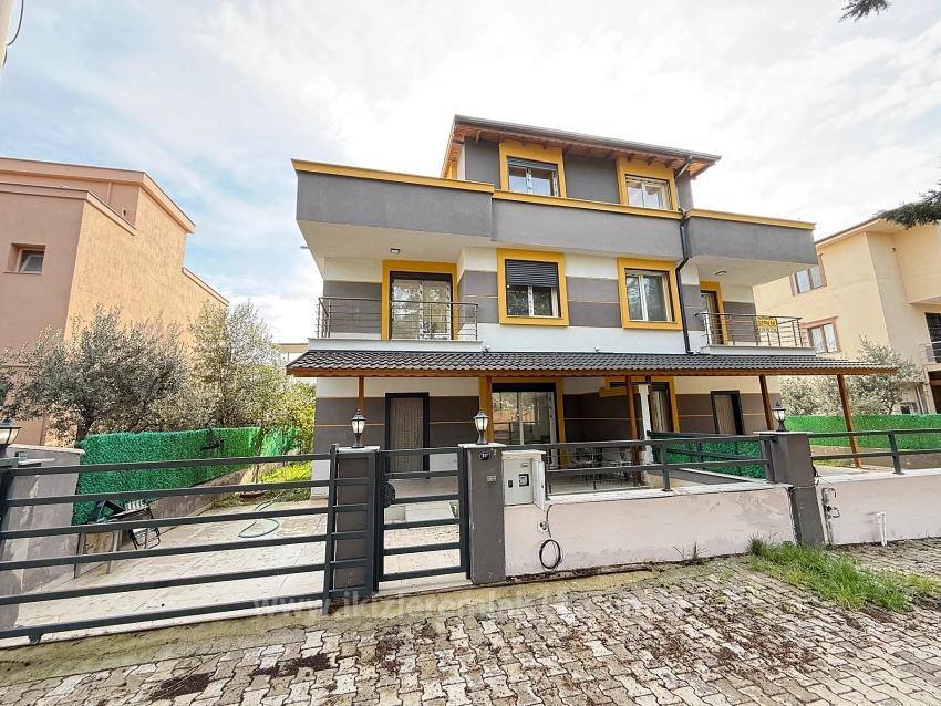 Seferihisar Ürkmez Bengiler Mah. Satılık 3+1 Villa - 170 m²