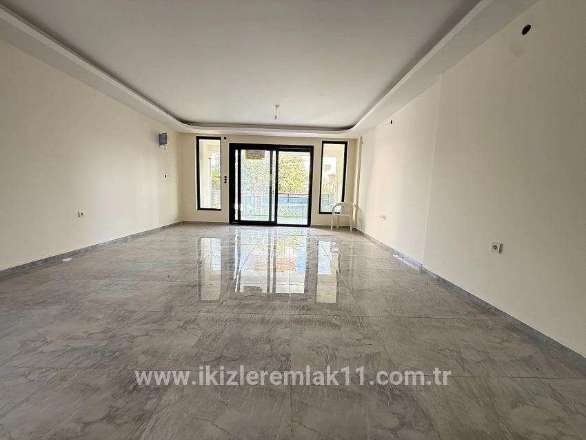 Seferihisar Doğanbey Cumhuriyet Mah. Satılık 3+1 Villa - 170 m²