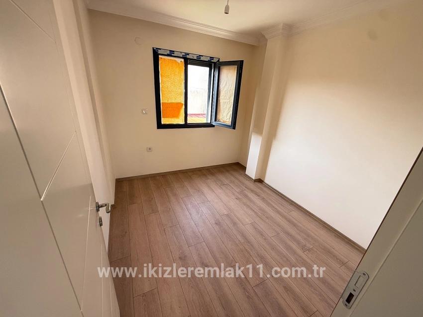 Seferihisar Doğanbey Cumhuriyet Mah. Satılık 3+1 Villa - 170 m²